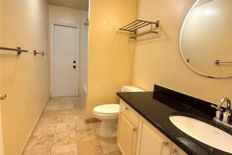 Casa en alquiler en Orlando, Florida, 5 dormitorios, 216.18 m2 № 1910100 - foto 16