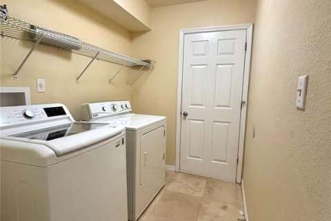 Casa en alquiler en Orlando, Florida, 5 dormitorios, 216.18 m2 № 1910100 - foto 18