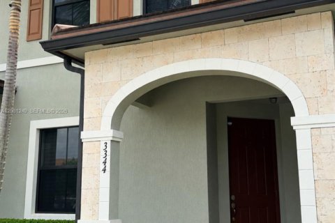 Touwnhouse à Hialeah, Floride 3 chambres, 153.29 m2 № 2366405