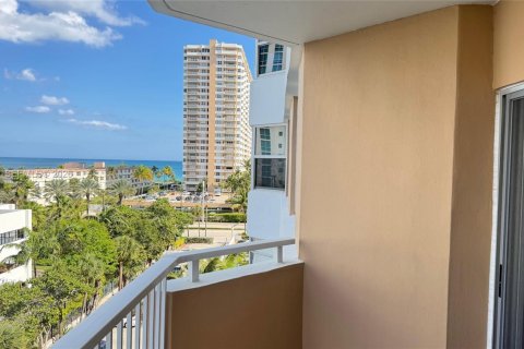 Condo in Hallandale Beach, Florida, 1 bedroom  № 2060910