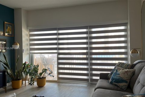 Condo in Hallandale Beach, Florida, 1 bedroom  № 2060910 - photo 8