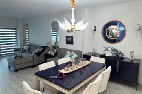 Condo in Hallandale Beach, Florida, 1 bedroom  № 2060910 - photo 7