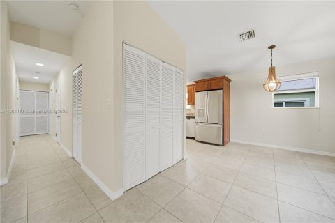 House in Key Largo, Florida 3 bedrooms, 106.65 sq.m. № 1964093 - photo 12