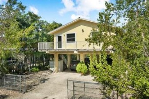 House in Key Largo, Florida 3 bedrooms, 106.65 sq.m. № 1964093 - photo 2
