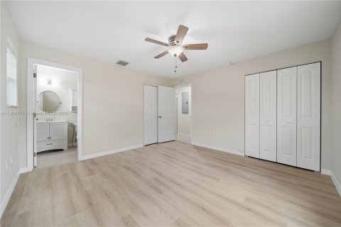 House in Key Largo, Florida 3 bedrooms, 106.65 sq.m. № 1964093 - photo 20