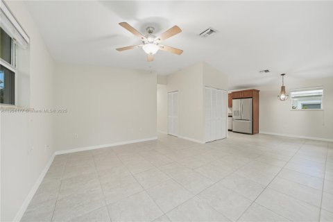 House in Key Largo, Florida 3 bedrooms, 106.65 sq.m. № 1964093 - photo 5