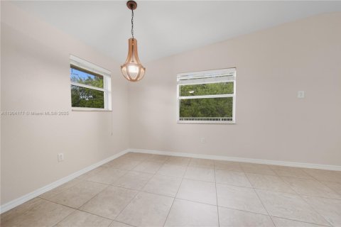 House in Key Largo, Florida 3 bedrooms, 106.65 sq.m. № 1964093 - photo 8