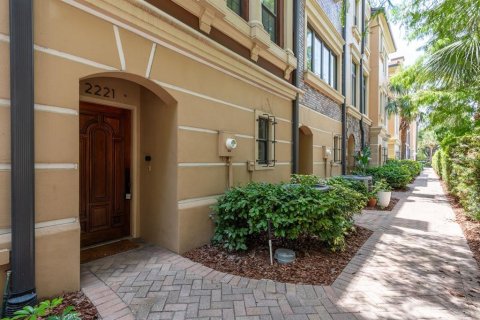 Townhouse in Tampa, Florida 2 bedrooms, 149.11 sq.m. № 2196491