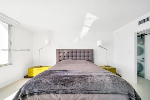 Condo in Miami Beach, Florida, 1 bedroom  № 1726918 - photo 23