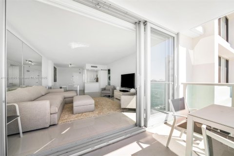 Condo in Miami Beach, Florida, 1 bedroom  № 1726918 - photo 11