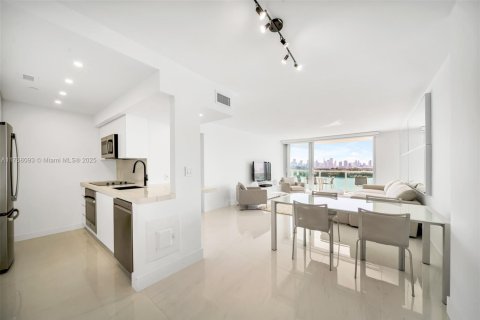 Condo in Miami Beach, Florida, 1 bedroom  № 1726918 - photo 3