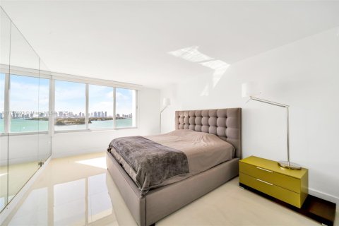 Condo in Miami Beach, Florida, 1 bedroom  № 1726918 - photo 21