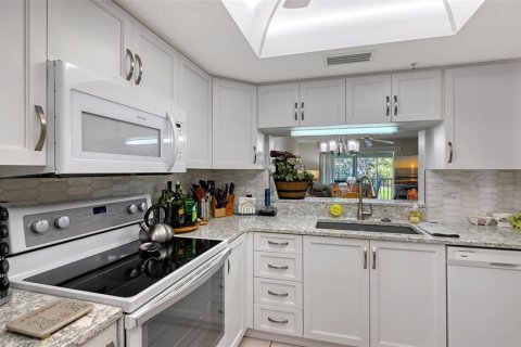 Купить кондоминиум в Брейдентон, Флорида 6 комнат, 96.8м2, № 1876005 - фото 3