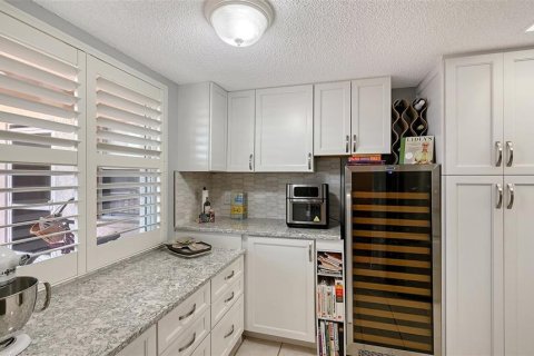 Купить кондоминиум в Брейдентон, Флорида 6 комнат, 96.8м2, № 1876005 - фото 4