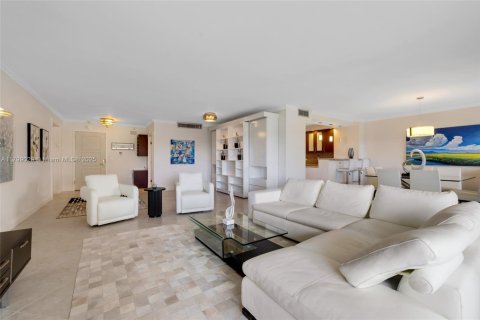 Condo in Bal Harbour, Florida, 2 bedrooms  № 1960359 - photo 7