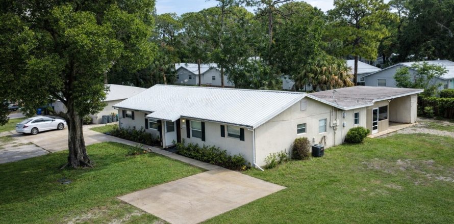 Immobilier commercial à Vero Beach, Floride 177.44 m2 № 2083312