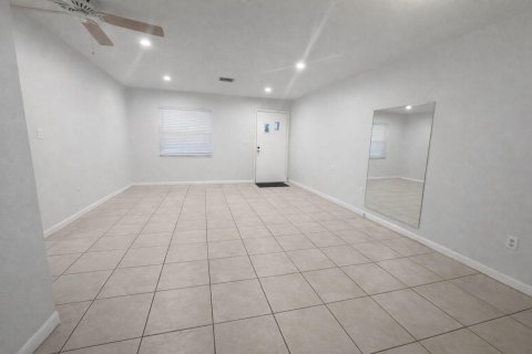 Immobilier commercial à vendre à Vero Beach, Floride: 177.44 m2 № 2083312 - photo 8