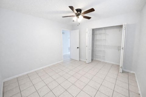 Immobilier commercial à vendre à Vero Beach, Floride: 177.44 m2 № 2083312 - photo 12