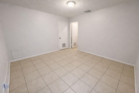 Immobilier commercial à vendre à Vero Beach, Floride: 177.44 m2 № 2083312 - photo 9