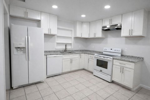 Immobilier commercial à vendre à Vero Beach, Floride: 177.44 m2 № 2083312 - photo 3