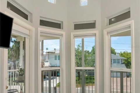 Townhouse in Tampa, Florida 2 bedrooms, 142.33 sq.m. № 1755438 - photo 13