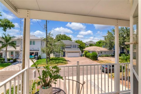 Townhouse in Tampa, Florida 2 bedrooms, 142.33 sq.m. № 1755438 - photo 15