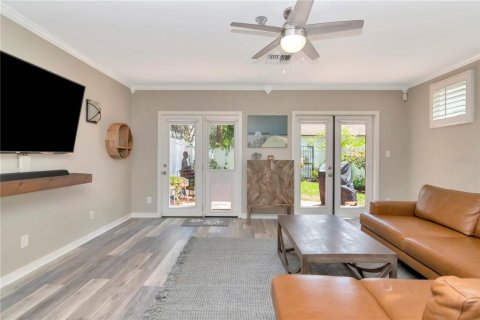 Townhouse in Tampa, Florida 2 bedrooms, 142.33 sq.m. № 1755438 - photo 5