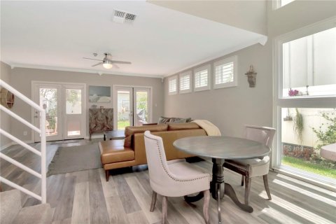 Townhouse in Tampa, Florida 2 bedrooms, 142.33 sq.m. № 1755438 - photo 7