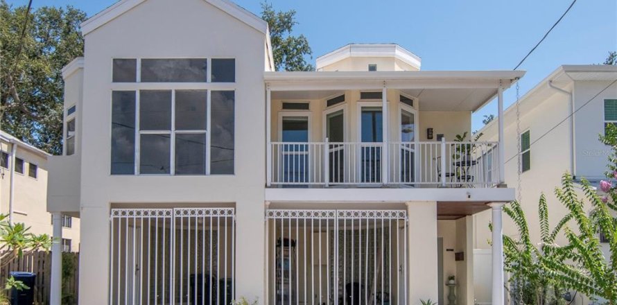 Townhouse in Tampa, Florida 2 bedrooms, 142.33 sq.m. № 1755438
