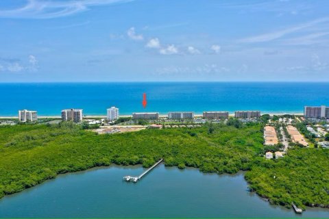 Condo in Jensen Beach, Florida, 2 bedrooms  № 2084172 - photo 6