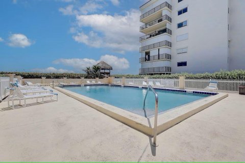 Condo in Jensen Beach, Florida, 2 bedrooms  № 2084172 - photo 24