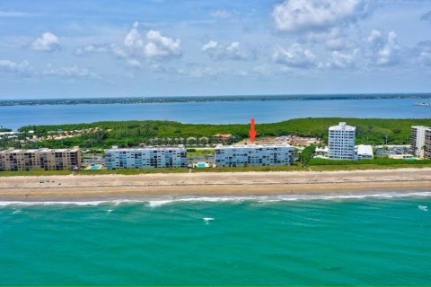 Condo in Jensen Beach, Florida, 2 bedrooms  № 2084172 - photo 11