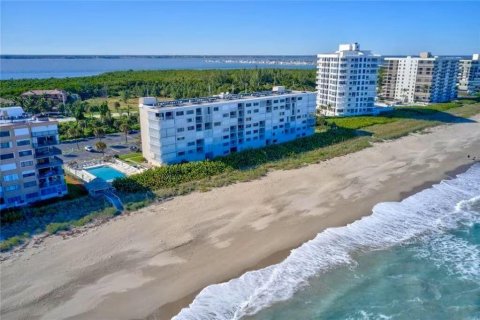 Condo in Jensen Beach, Florida, 2 bedrooms  № 2084172 - photo 15