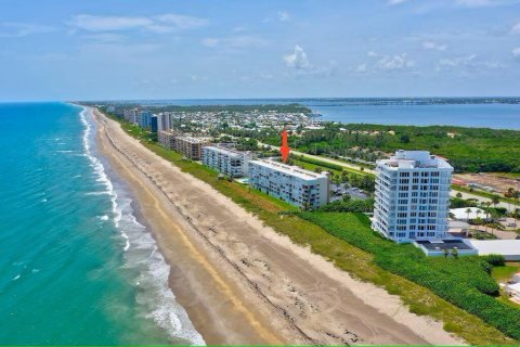 Condo in Jensen Beach, Florida, 2 bedrooms  № 2084172 - photo 14