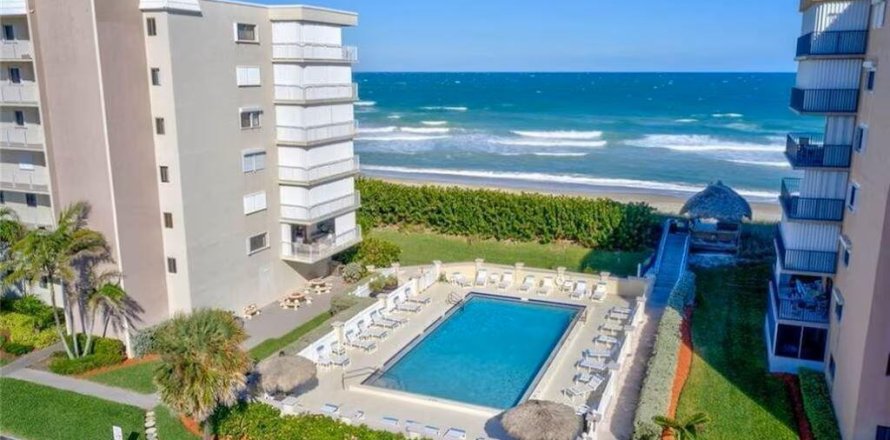 Condo in Jensen Beach, Florida, 2 bedrooms  № 2084172