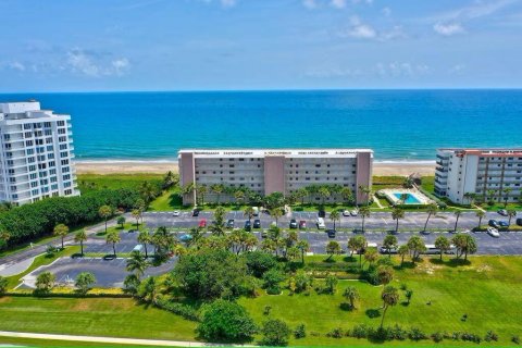Condo in Jensen Beach, Florida, 2 bedrooms  № 2084172 - photo 9
