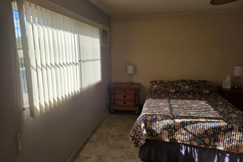 Condo in Deerfield Beach, Florida, 1 bedroom № 2261815 - photo 18