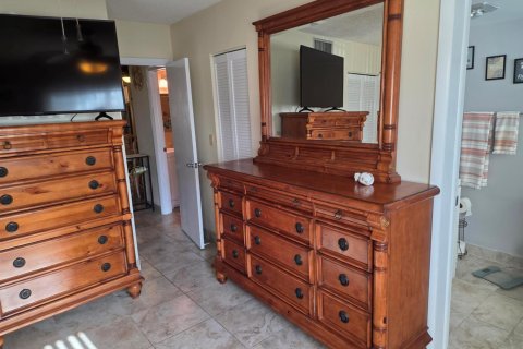 Condo in Deerfield Beach, Florida, 1 bedroom № 2261815 - photo 15