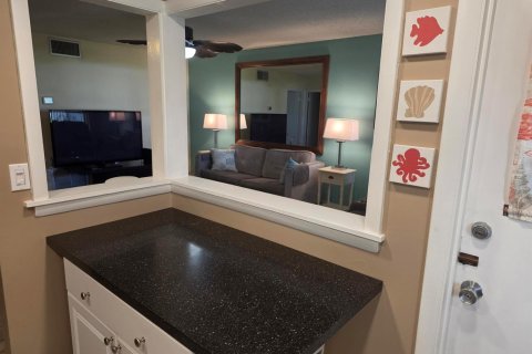 Condo in Deerfield Beach, Florida, 1 bedroom № 2261815 - photo 30