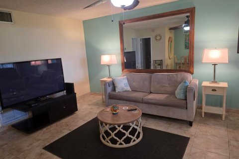 Condo in Deerfield Beach, Florida, 1 bedroom № 2261815 - photo 25