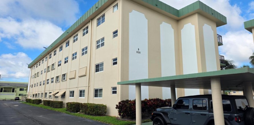 Condo in Deerfield Beach, Florida, 1 bedroom № 2261815