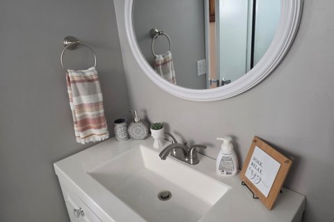 Condo in Deerfield Beach, Florida, 1 bedroom № 2261815 - photo 10