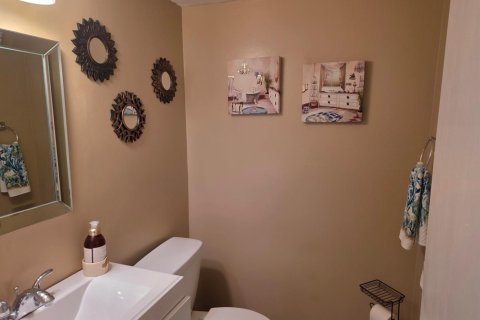 Condo in Deerfield Beach, Florida, 1 bedroom № 2261815 - photo 19