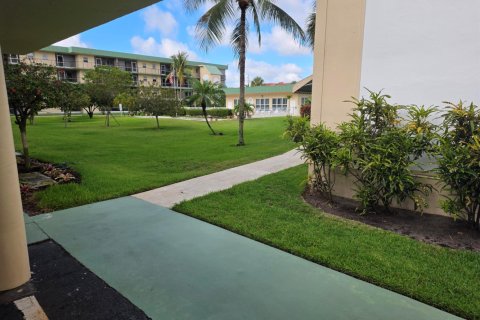 Condo in Deerfield Beach, Florida, 1 bedroom № 2261815 - photo 3