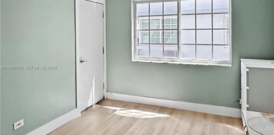 Condominio en Miami Beach, Florida, 1 dormitorio  № 2051595