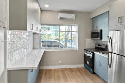 Condominio en alquiler en Miami Beach, Florida, 1 dormitorio, 51.1 m2 № 2051595 - foto 2