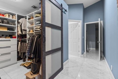 House in Margate, Florida 3 bedrooms, 169.45 sq.m. № 1989040 - photo 13