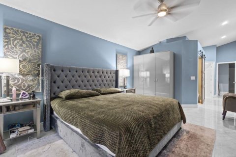 House in Margate, Florida 3 bedrooms, 169.45 sq.m. № 1989040 - photo 12