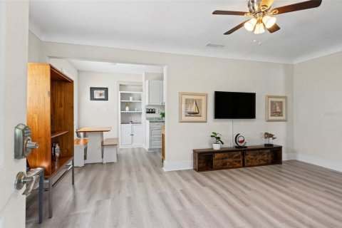 House in Saint Petersburg, Florida 3 bedrooms, 97.27 sq.m. № 2420204 - photo 26