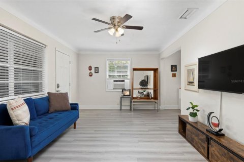 House in Saint Petersburg, Florida 3 bedrooms, 97.27 sq.m. № 2420204 - photo 29